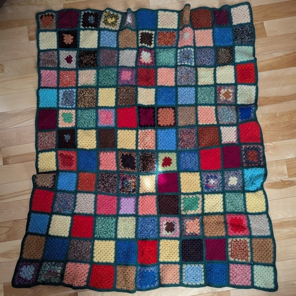 VINTAGE Handmade Granny Square Afghan Multicolored Knit Rectangular Blanklet - Picture 8 of 8